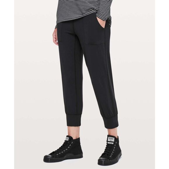 Lululemon Align Jogger Crop *23" black sz 6 - Picture 1 of 6